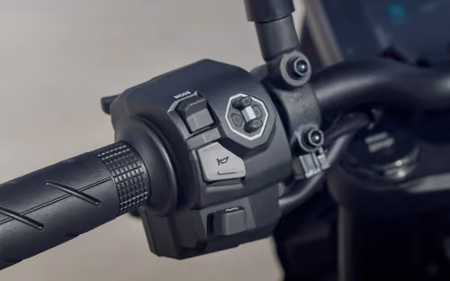 Moto Hornet 750 Tecnologia de Punho